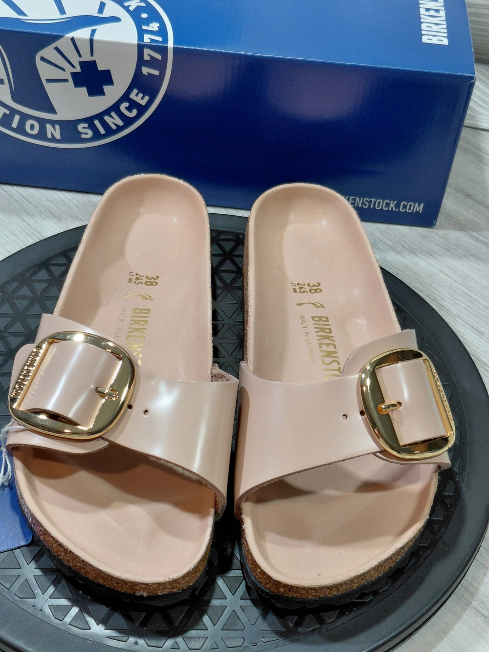 NWT Birkenstock Madrid Big Buckle Women’s Slide Sandals – High Shine New Beige 7 - Picture 3 of 13